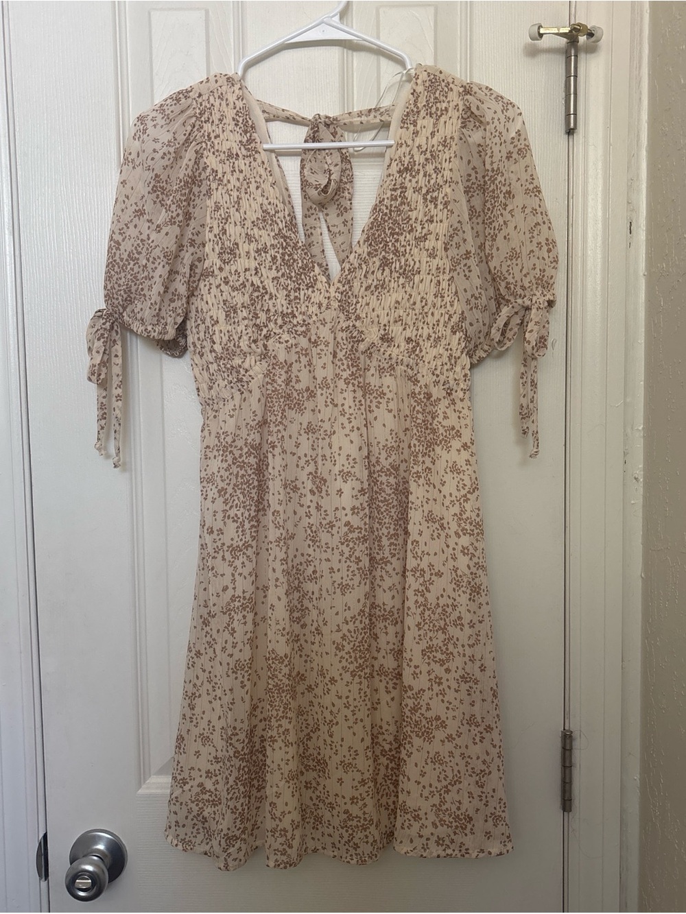 Sienna Sky Cream Floral Midi Dress with Tie-Back. New with tags